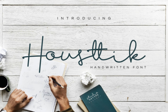 Housttik: A Modern Script Typeface for Editorial Design